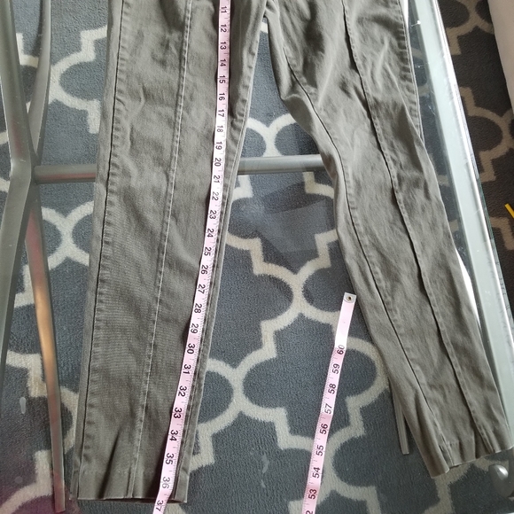 Green Zippered Jeggings - Picture 8 of 8